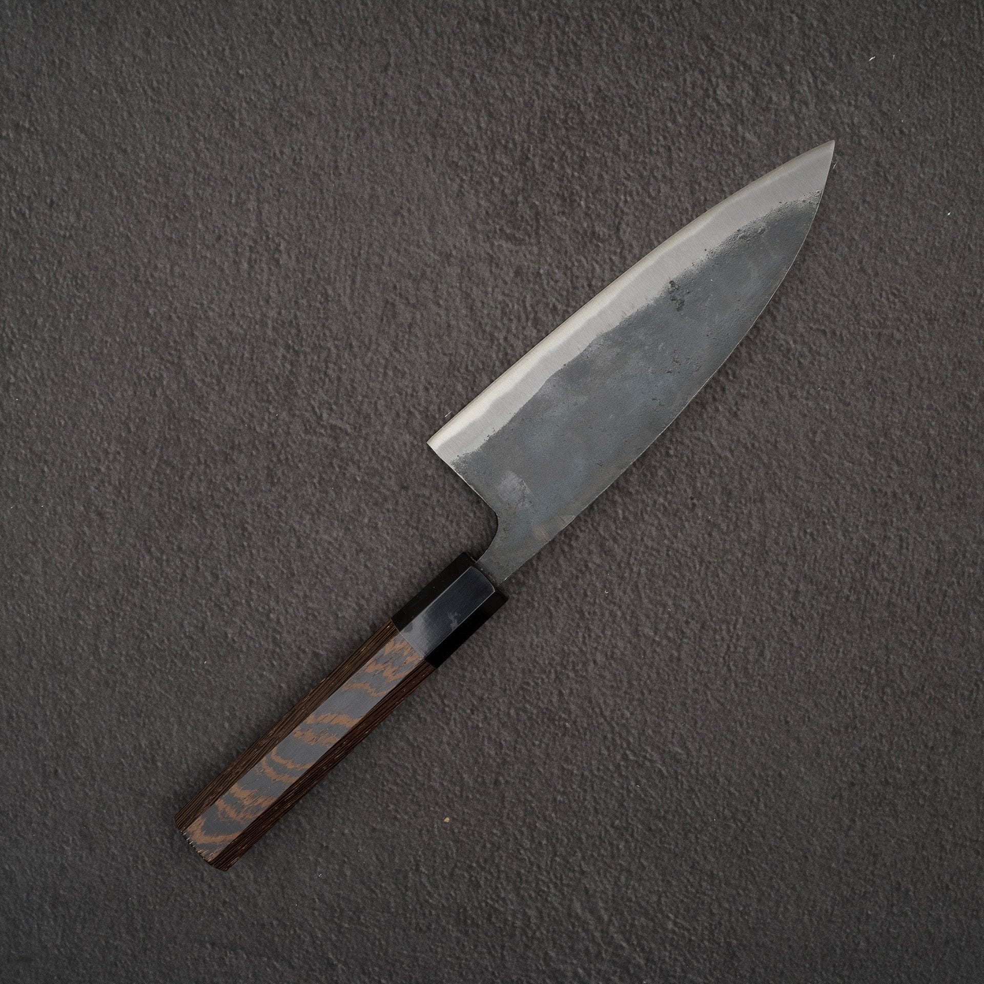 HatsukokoroKurokazeWhite2KurouchiDoubleBevelDeba165mmd.jpg Hatsukokoro Kurokaze Blue 2 Kurouchi Deba 165mm Double Bevel, view 4