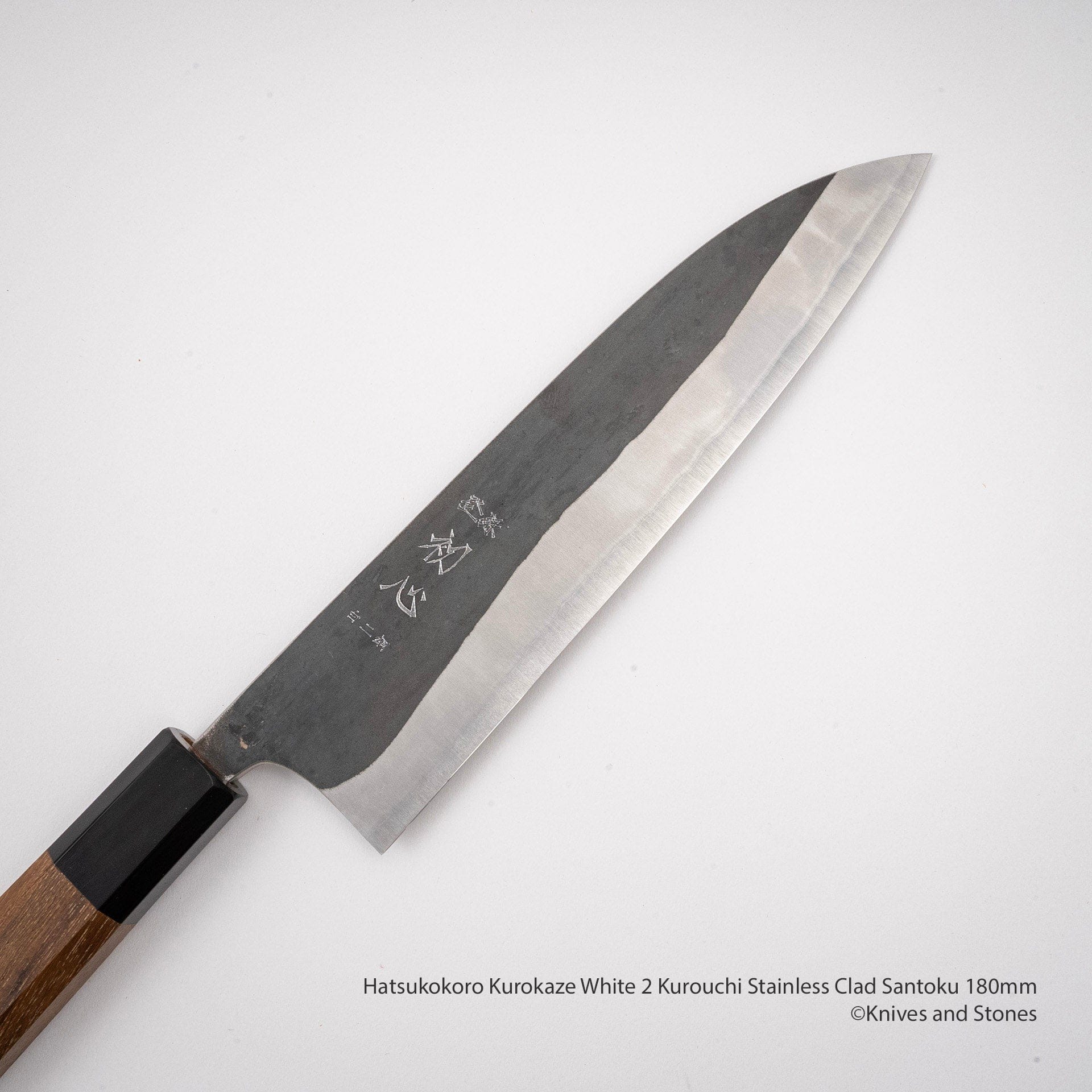 HatsukokoroKurokazeWhite2KurouchiStainlessCladSantoku180mmG.jpg Hatsukokoro Kurokaze White 2 Kurouchi Stainless Clad Santoku 180mm, view 3