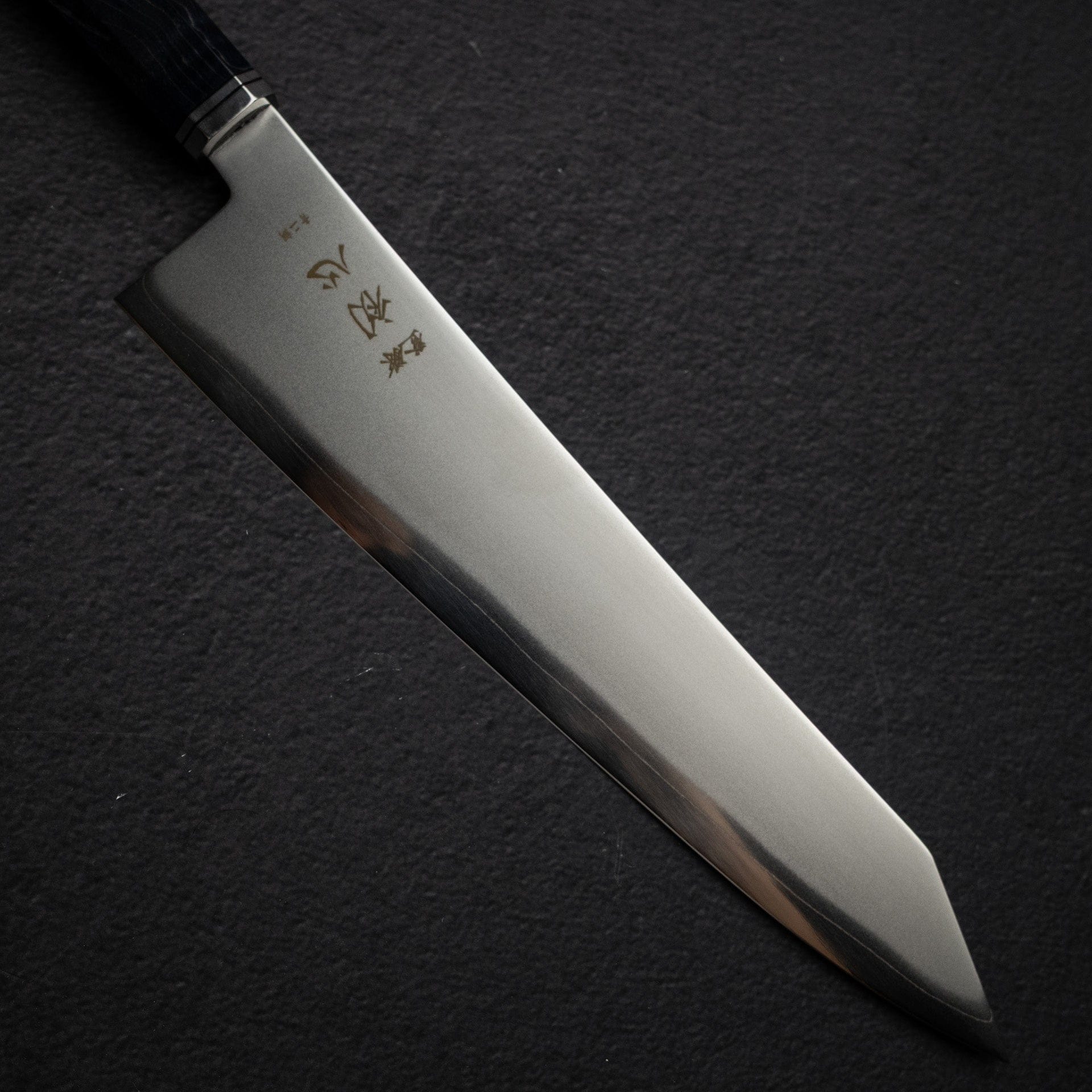 Hatsukokoro_Kaijin_Blue_2_K-tip_Gyuto_240-20260118-03.jpg Hatsukokoro Kaijin Blue 2 K-tip Gyuto 240mm Migaki Curly Maple, view 3
