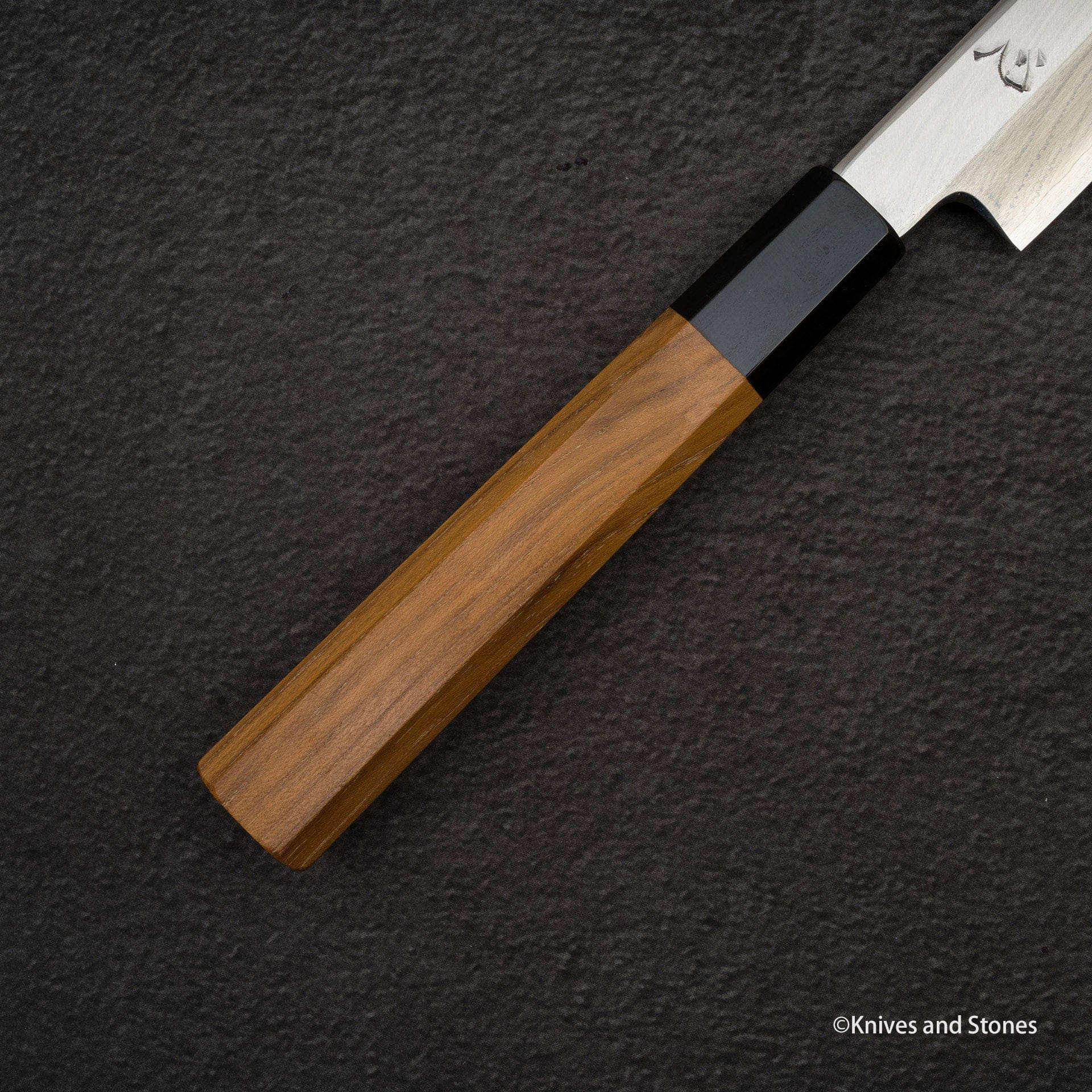 HatsukokorobyNakagawaGinsanKasumiKiritsukeYanagiba270mmD.jpg Satoshi Nakagawa Ginsan Kasumi Kiritsuke Shaped (K-tip) Yanagiba 270 mm, view 2
