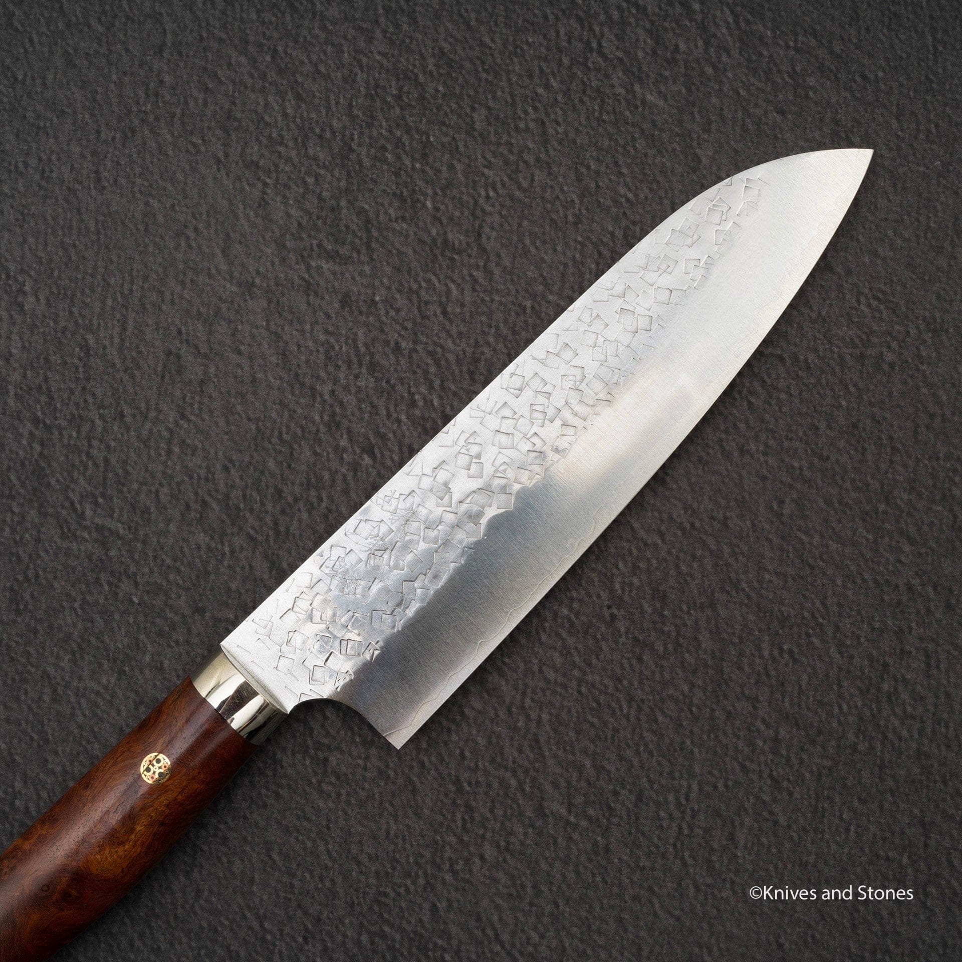 KatoKintaroMinamoSG2Santoku180mmAmboynaBurlWesternHandleSPH.jpg Yoshimi Kato SG2 Minamo Ktip Santoku 180mm Amboyna Burl Western SP, view 3