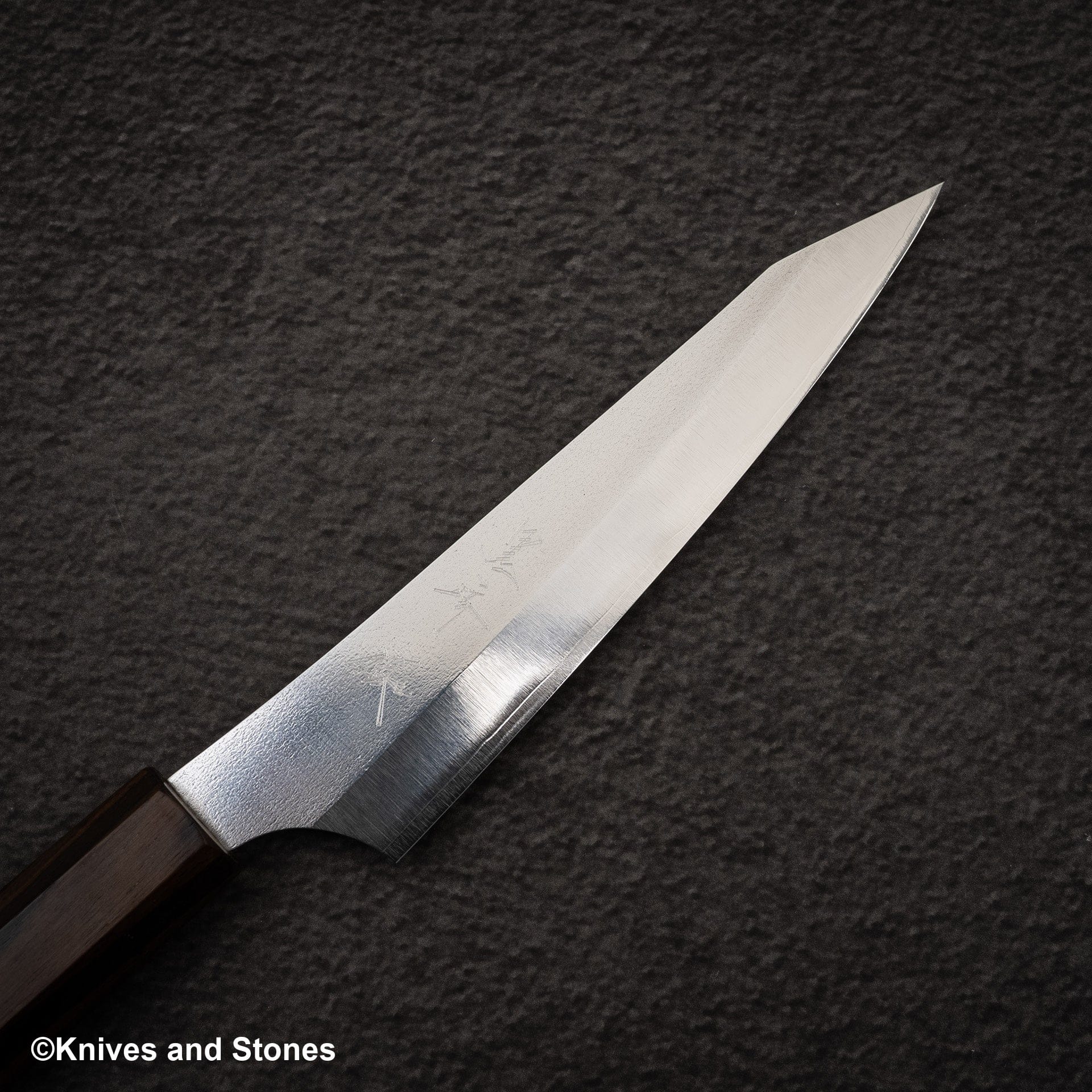KurosakiVGXEOSGekkoPetty130mm-20250326-02.jpg Kurosaki VG XEOS Gekko Petty 130mm Ebony Handle, view 2