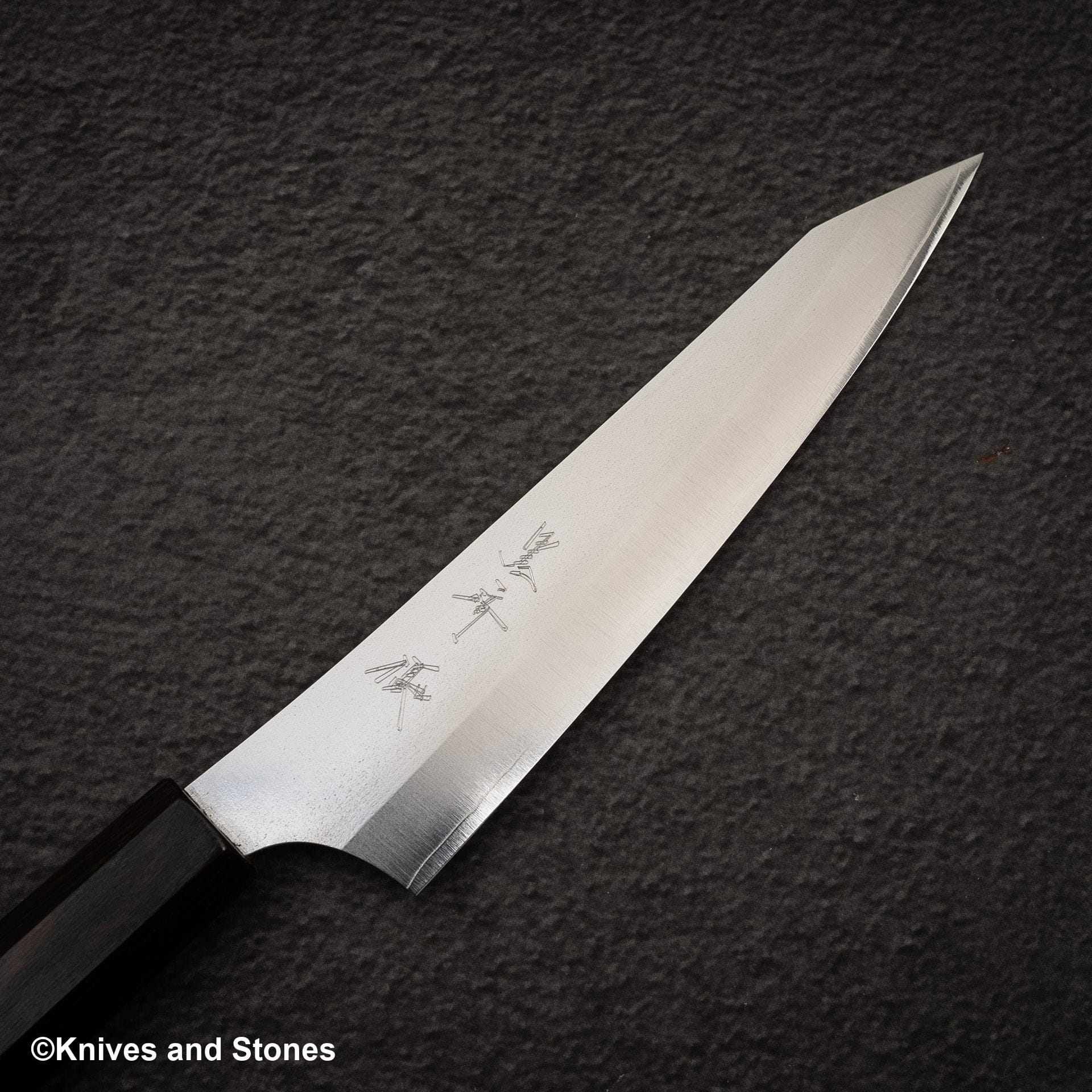 KurosakiVGXEOSGekkoPetty150mm-20250326-02.jpg Kurosaki VG XEOS Gekko Petty 150mm Ebony Handle, view 2