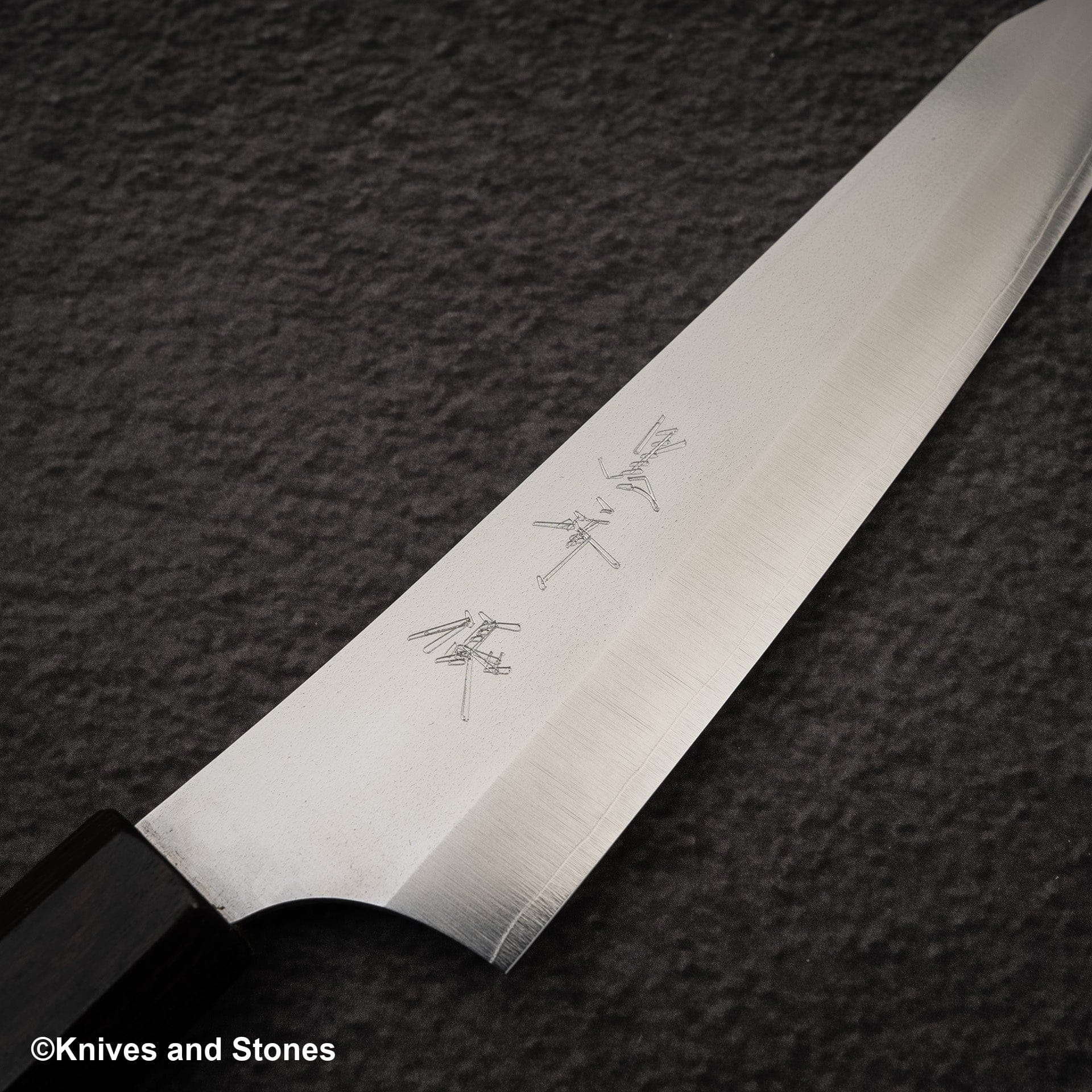 KurosakiVGXEOSGekkoPetty150mm-20250326-03.jpg Kurosaki VG XEOS Gekko Petty 150mm Ebony Handle, view 3