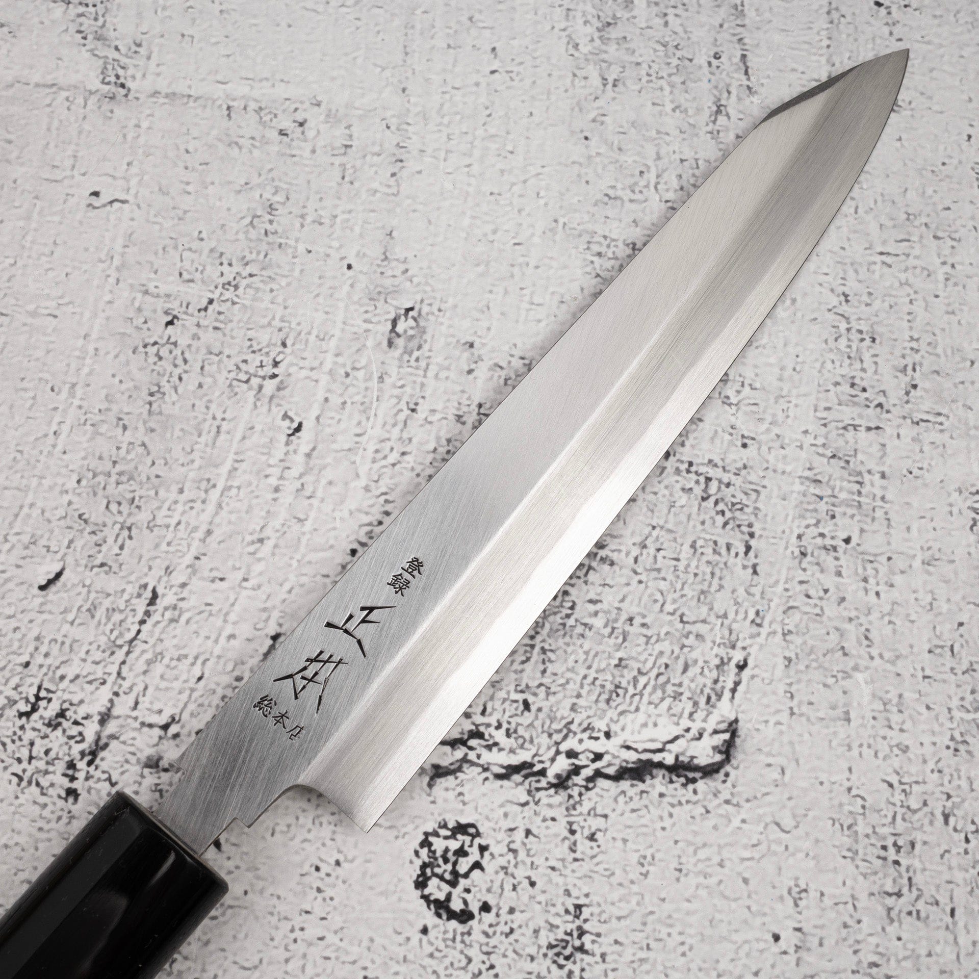 MasamotoWhite2KiritsukeYanagiba165mmKS4616withsayac.jpg Masamoto White 2 Kiritsuke Yanagiba 165 mm KS4616 with saya, view 3