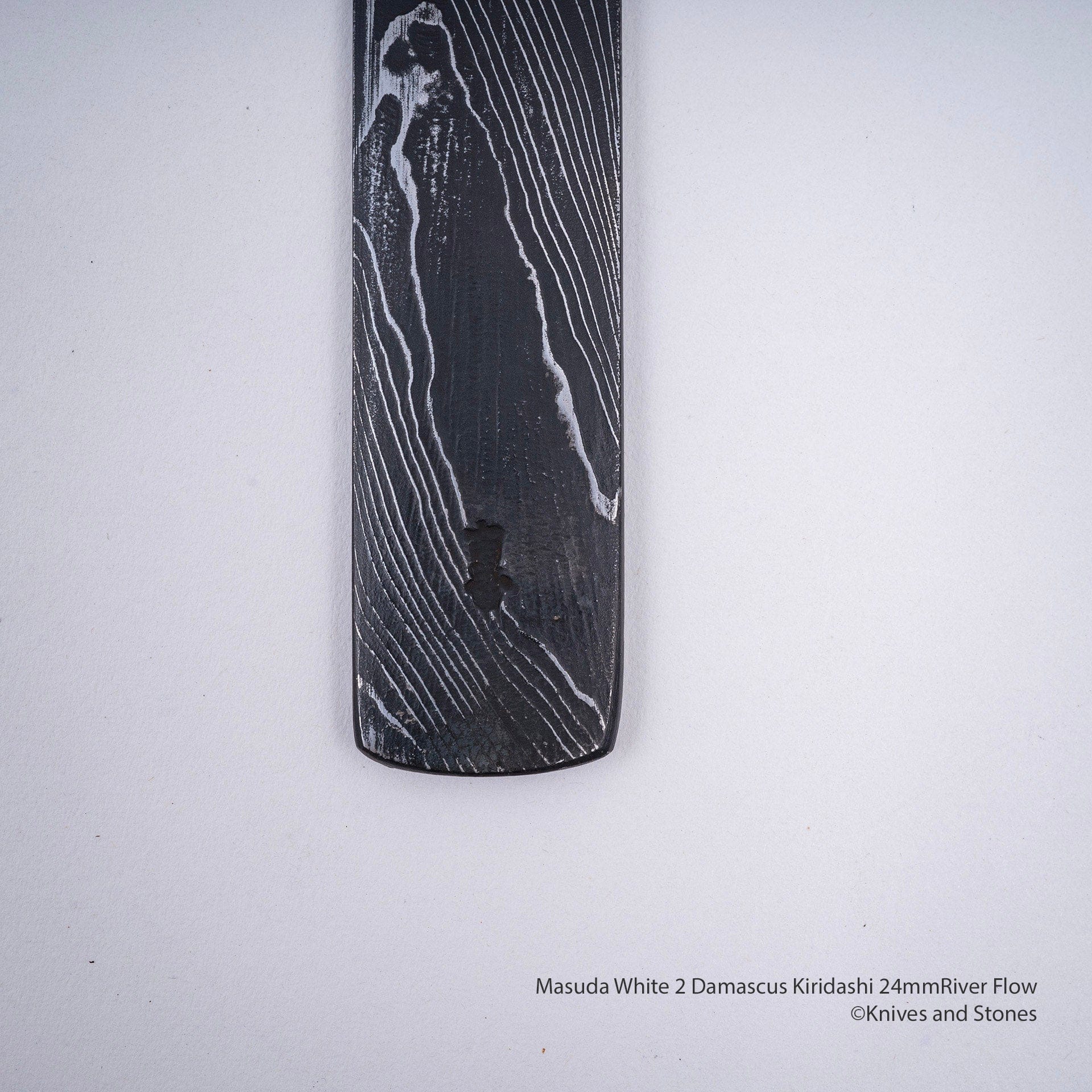 MasudaWhite2DamascusKiridashi24mmRiverFlowA.jpg Masuda White 2 River Flow Damascus Kiridashi 24mm, view 2
