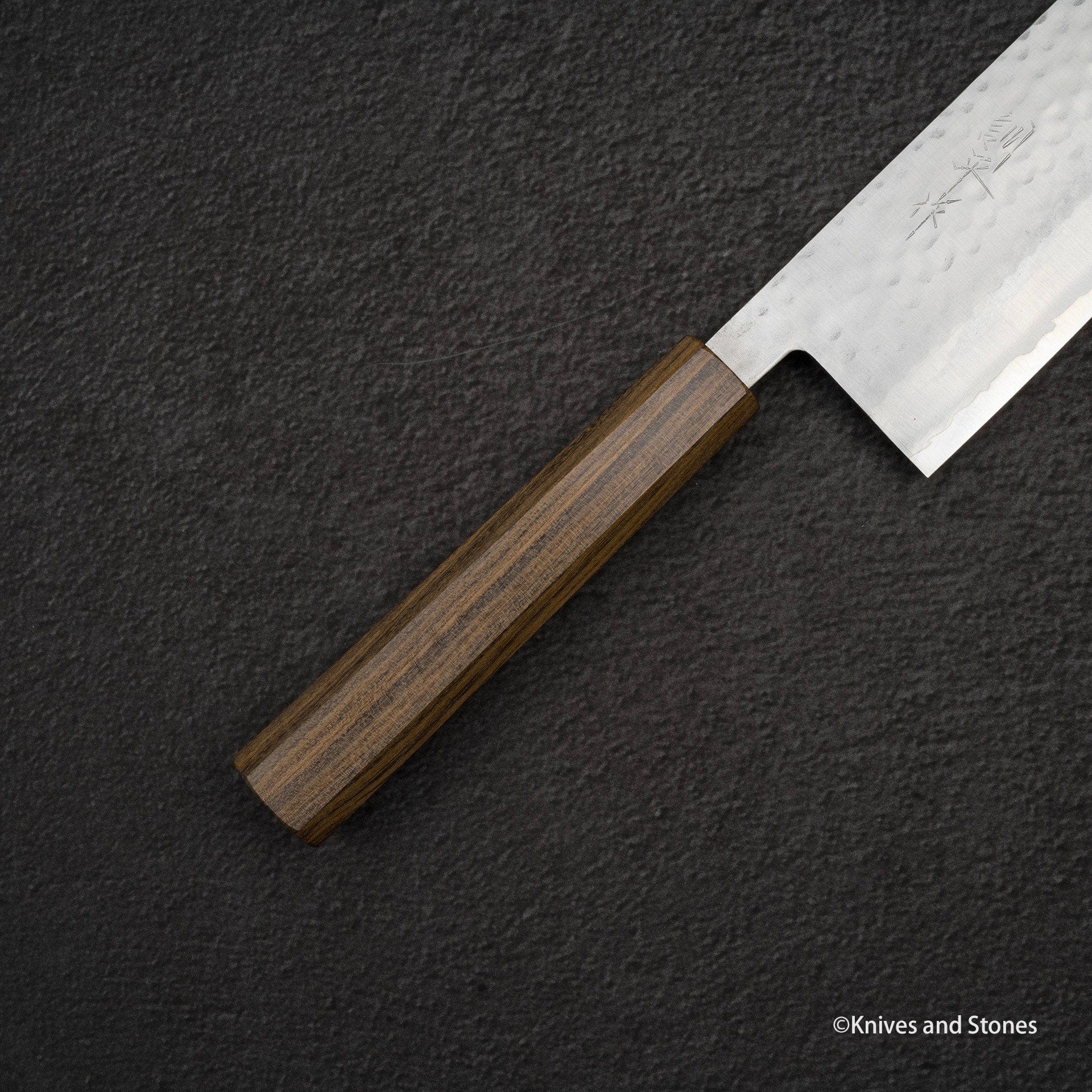 MasutaniVG10TsuchimeNakiri165mmBlackChacateWAHandleE.jpg Masutani VG1 Tsuchime Nakiri 165mm Black Chacate Handle, view 2