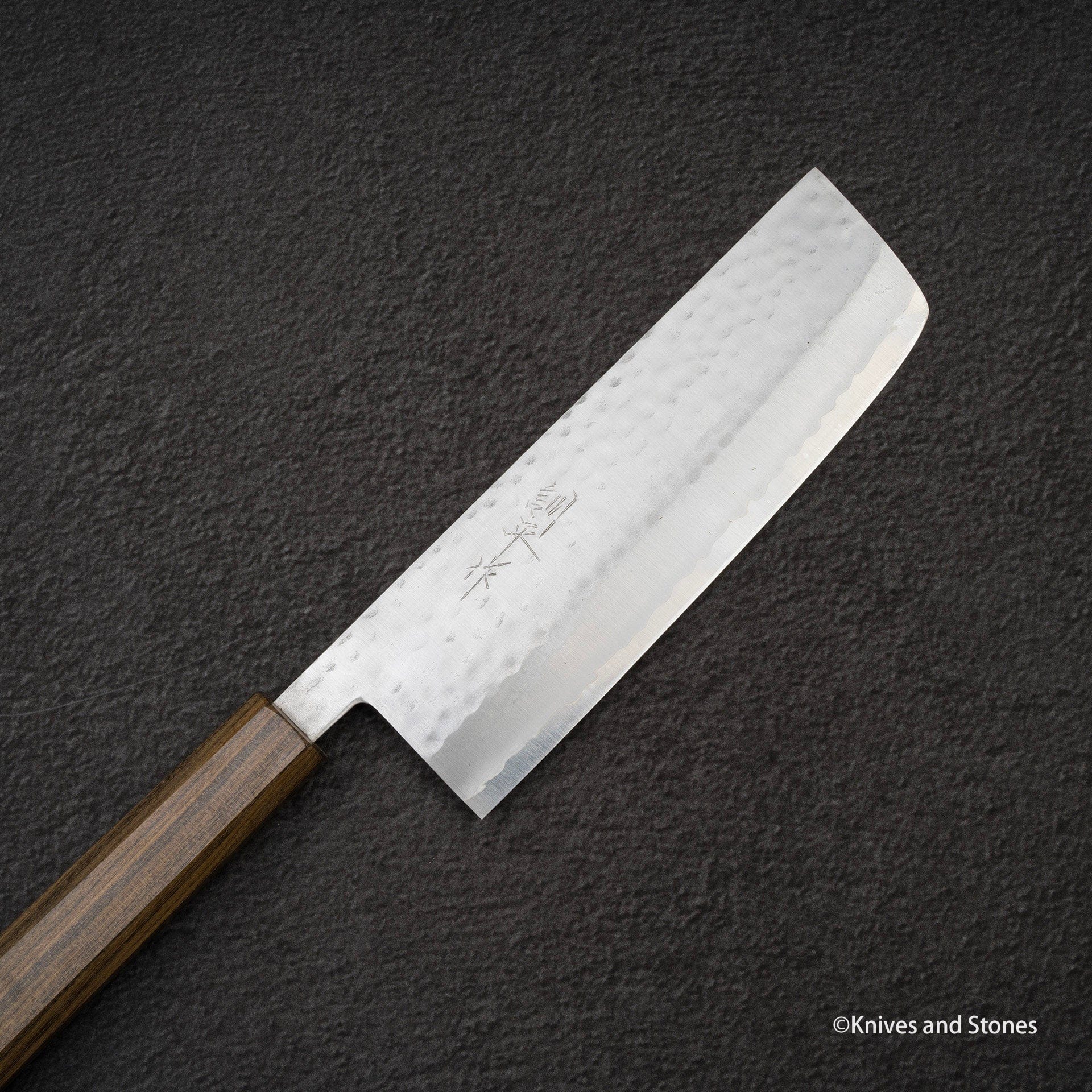 MasutaniVG10TsuchimeNakiri165mmBlackChacateWAHandleF.jpg Masutani VG1 Tsuchime Nakiri 165mm Black Chacate Handle, view 3