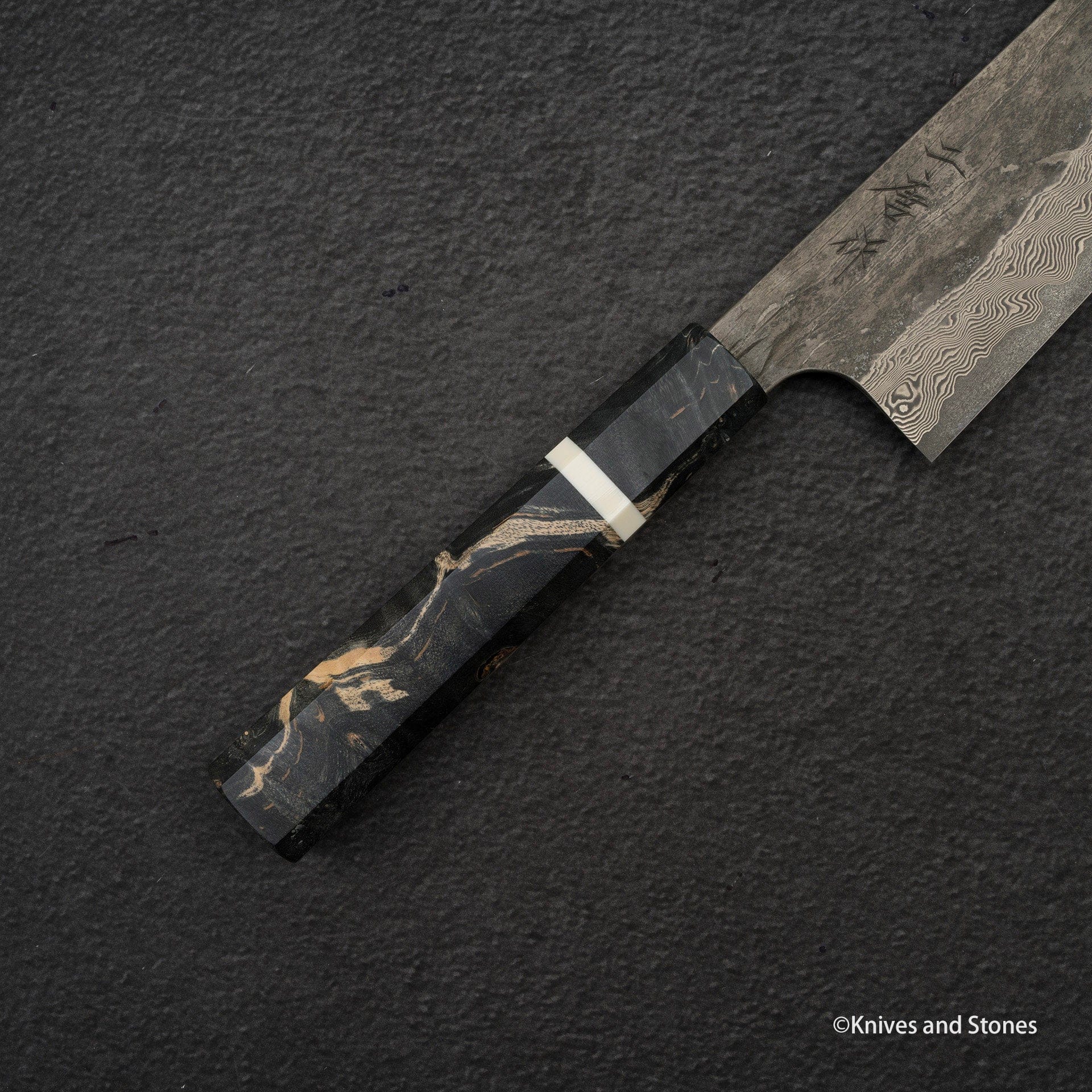 NigaraKurozomeGinsanDamascusSantoku180mm20240515-100424843.jpg Nigara Ginsan Kurozome Damascus Santoku 170mm, view 2