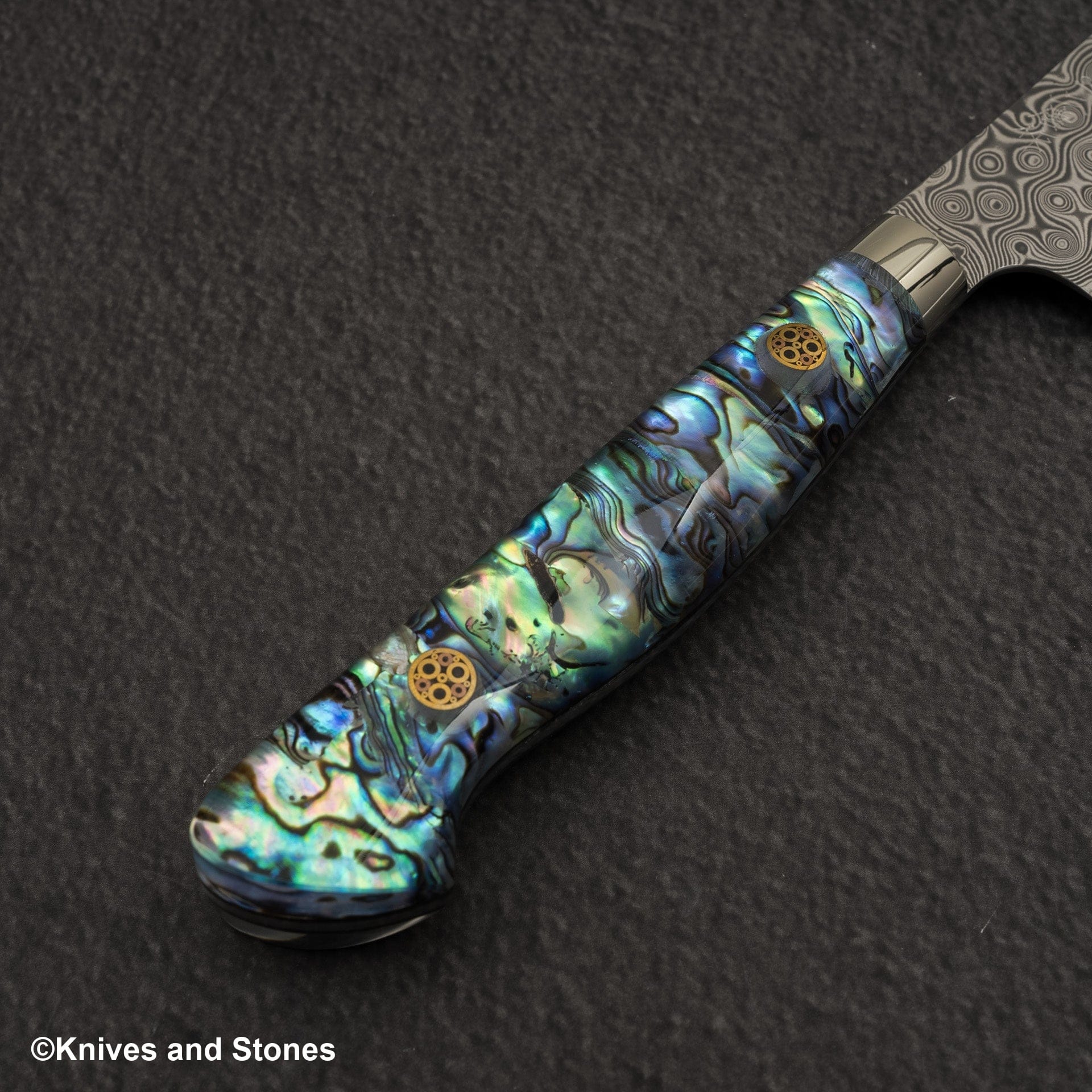 NigaraSG2AnmonDamascusKtipPetty150mmWesternShellHandle-20250313-05.jpg Nigara Anmon (暗紋) SG2 Raindrop Damascus K tip Petty 150mm Mother-of-Pearl Inlay Handle, view 4