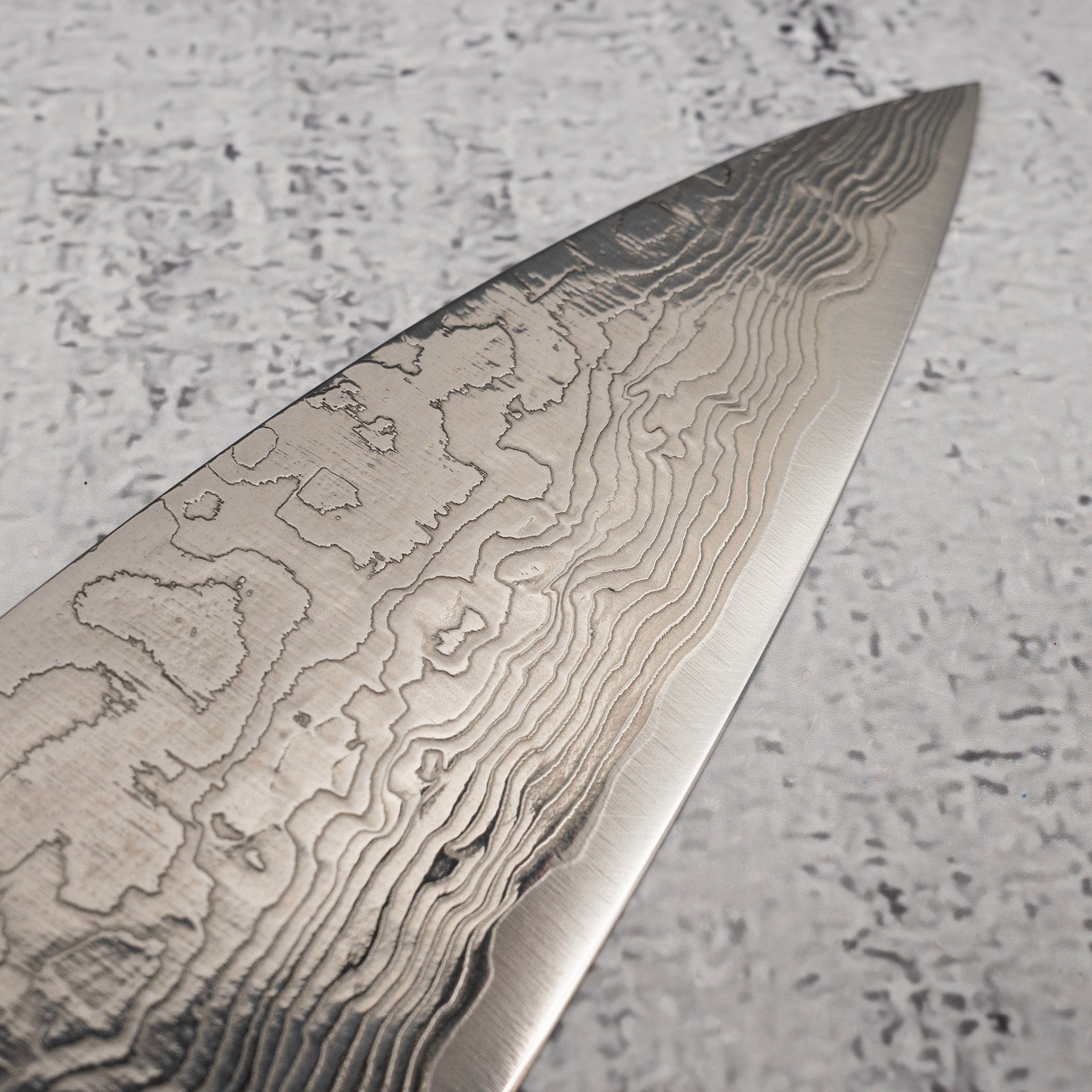 TakeshiSajiSG2DiamondDamascusGyuto210mmIronwoodd_ed8d9b35-e702-491d-9ba7-dfb0b783067f.jpg Takeshi Saji SG2 Diamond Damascus Gyuto 210mm Ironwood, view 4