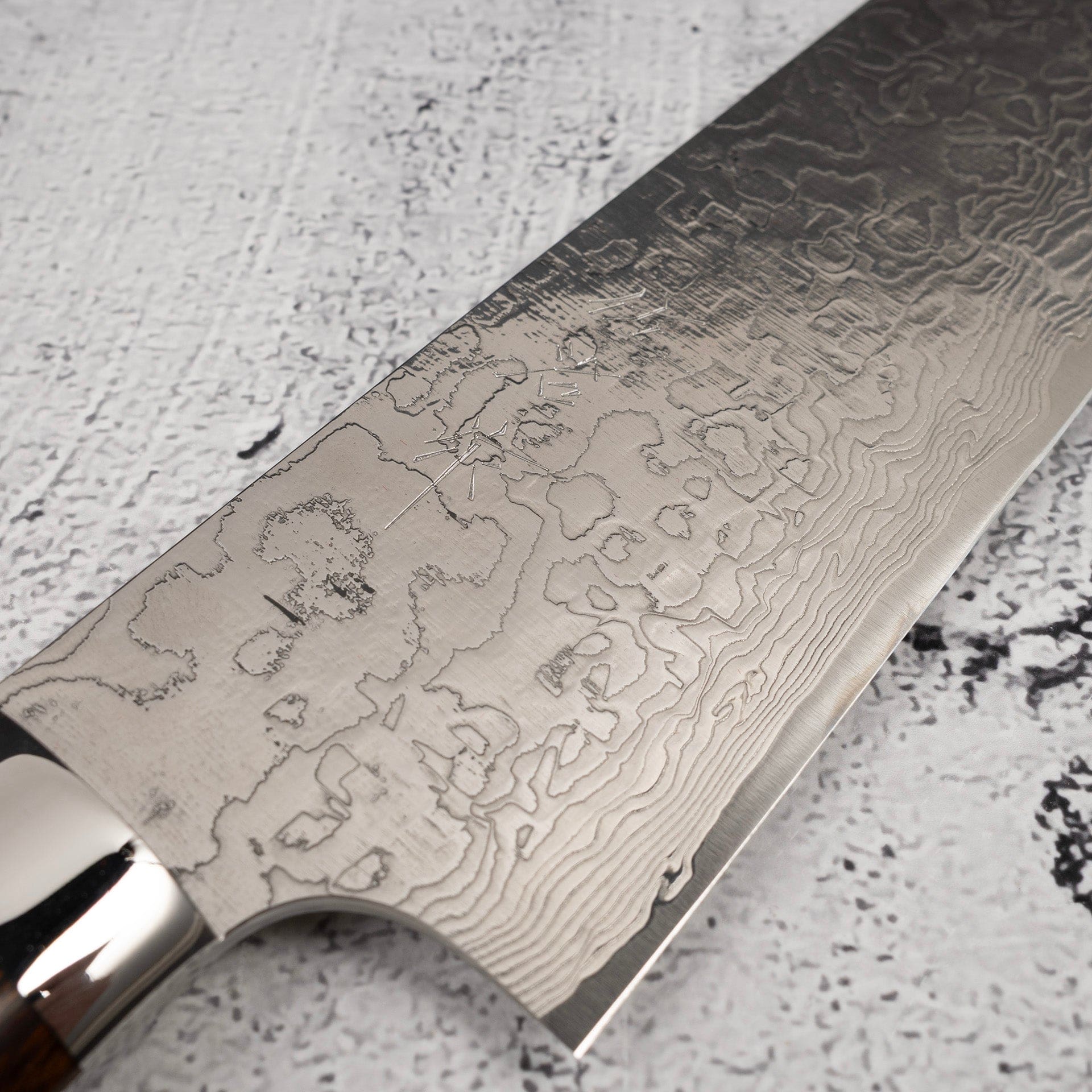 TakeshiSajiSG2DiamondDamascusGyuto210mmIronwoode_97136156-eb5b-400e-b7fc-df2bee515192.jpg Takeshi Saji SG2 Diamond Damascus Gyuto 210mm Ironwood, view 5