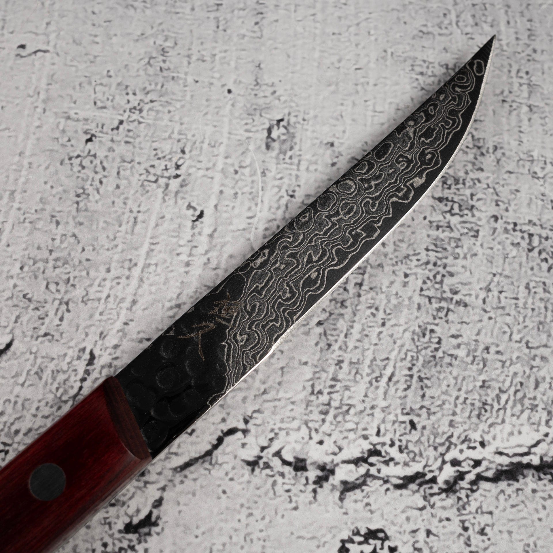 TsunehisaAUS10DamascusSteakKnifeRedb_389e704f-b86d-4901-8f1f-d1718ec917f0.jpg Tsunehisa AUS10 Damascus Steak Knife Red, view 2