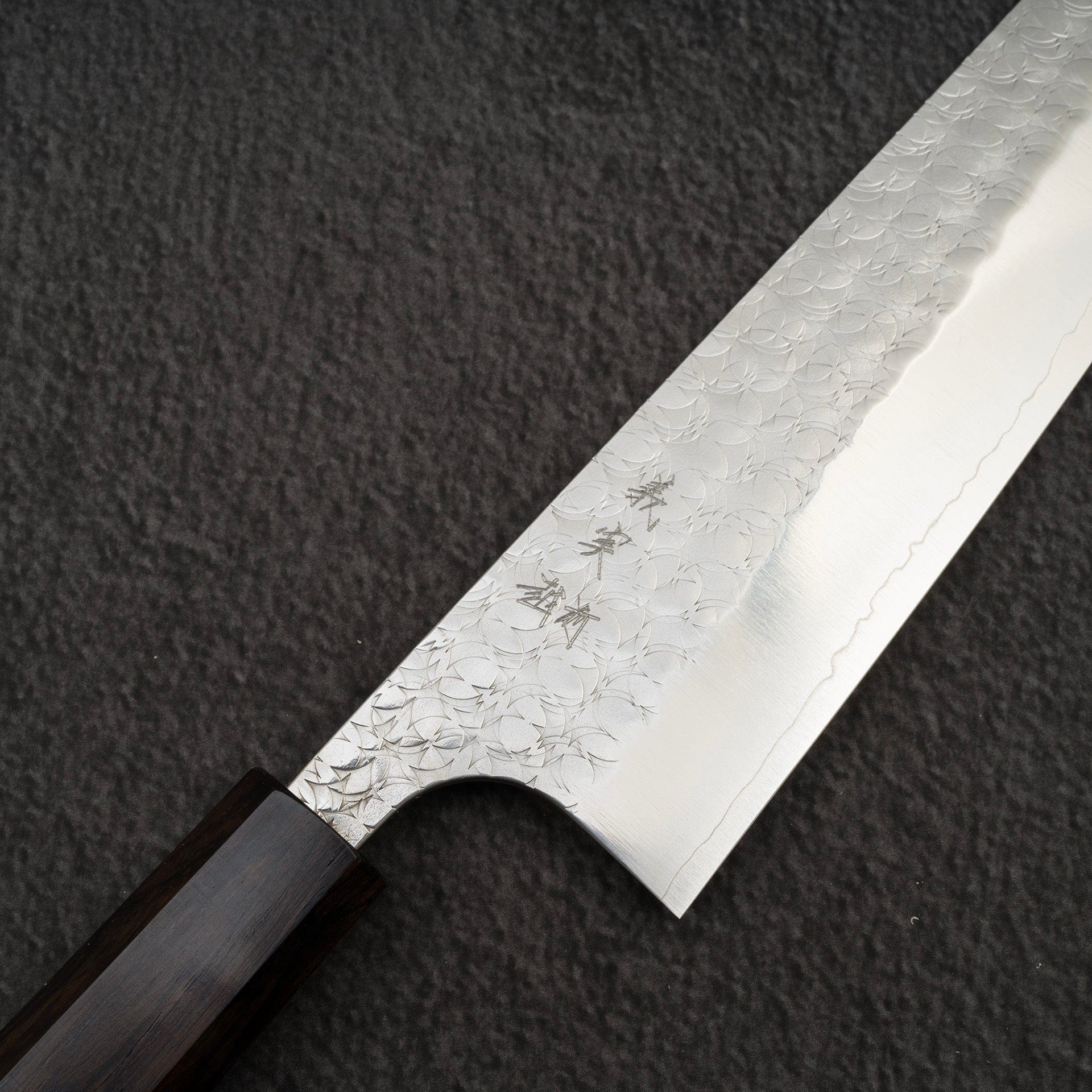 YoshimiKatoSG2MinanoGyuto210mmEbonyc.jpg Yoshimi Kato SG2 Minamo Gyuto 210mm, view 3